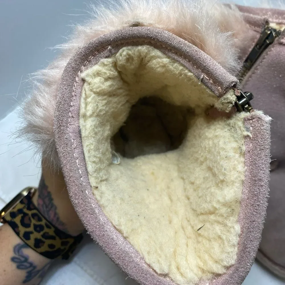 BEARPAW Elle Exotic Pink faux fur Youth Boots - Size 12 - GUC